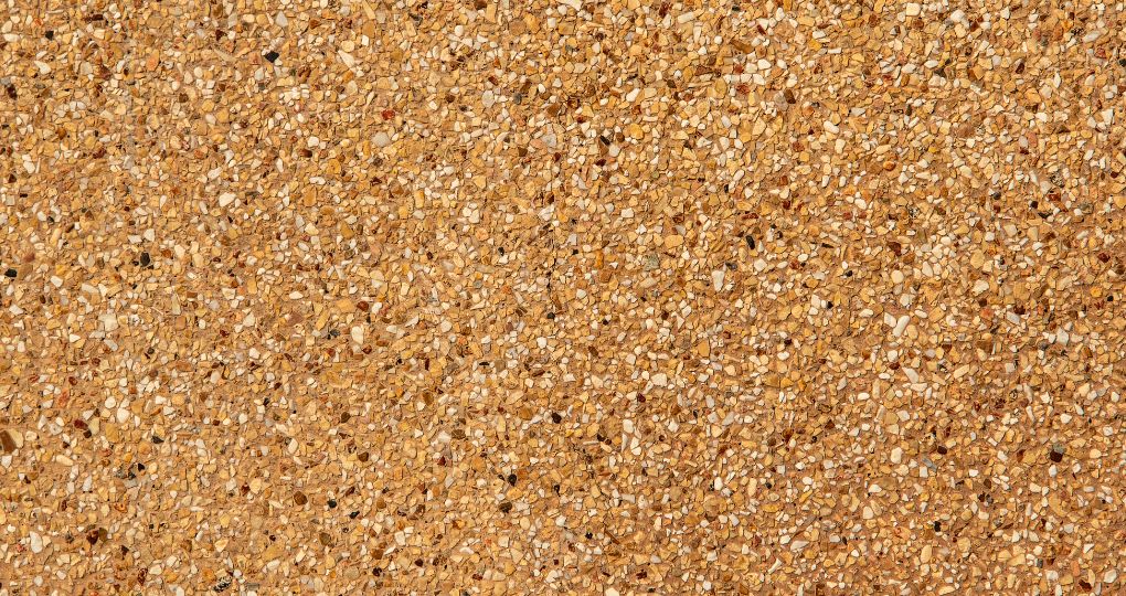 Béton désactivé gravier beige