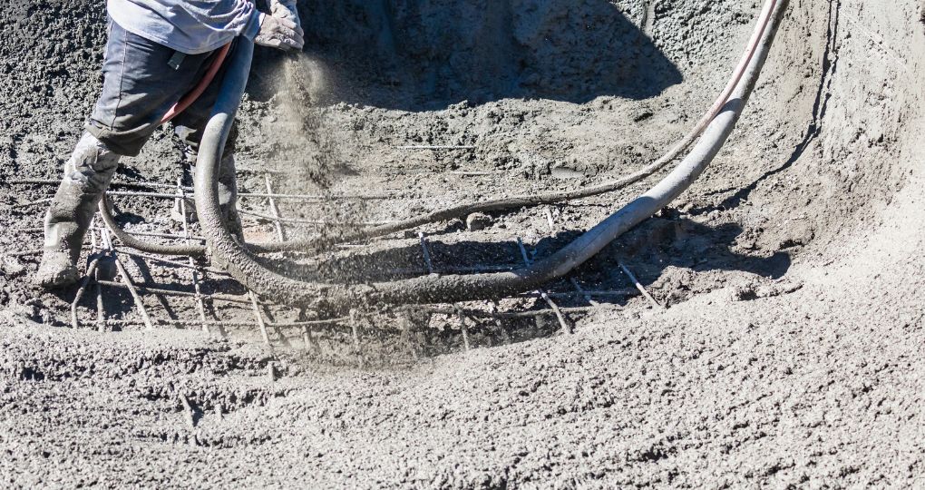 Utilisation du béton projeté pour la construction de piscines