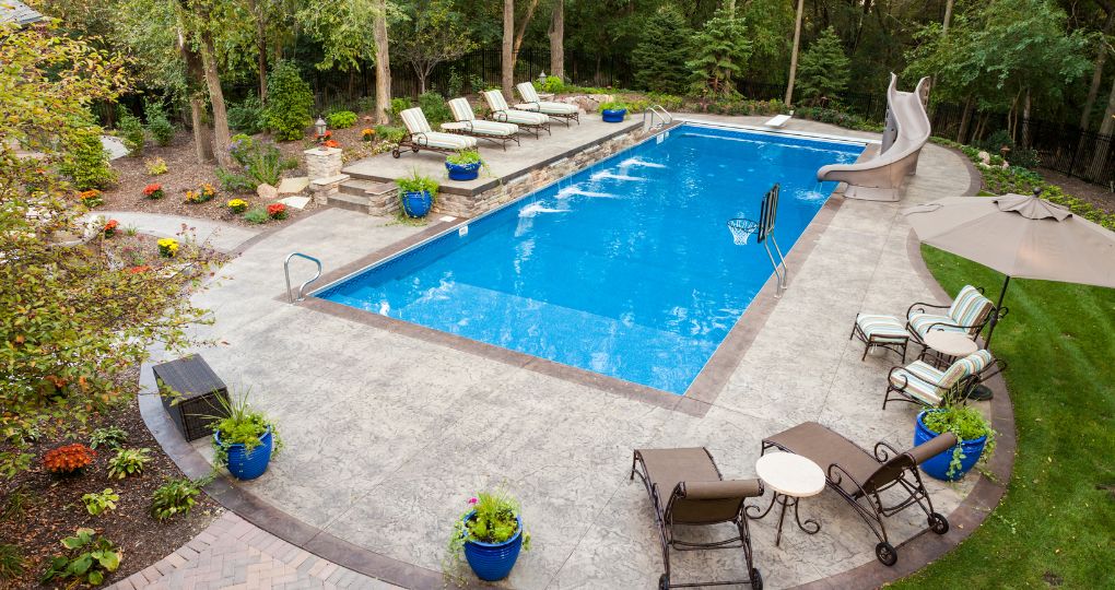 béton imprimé piscine
