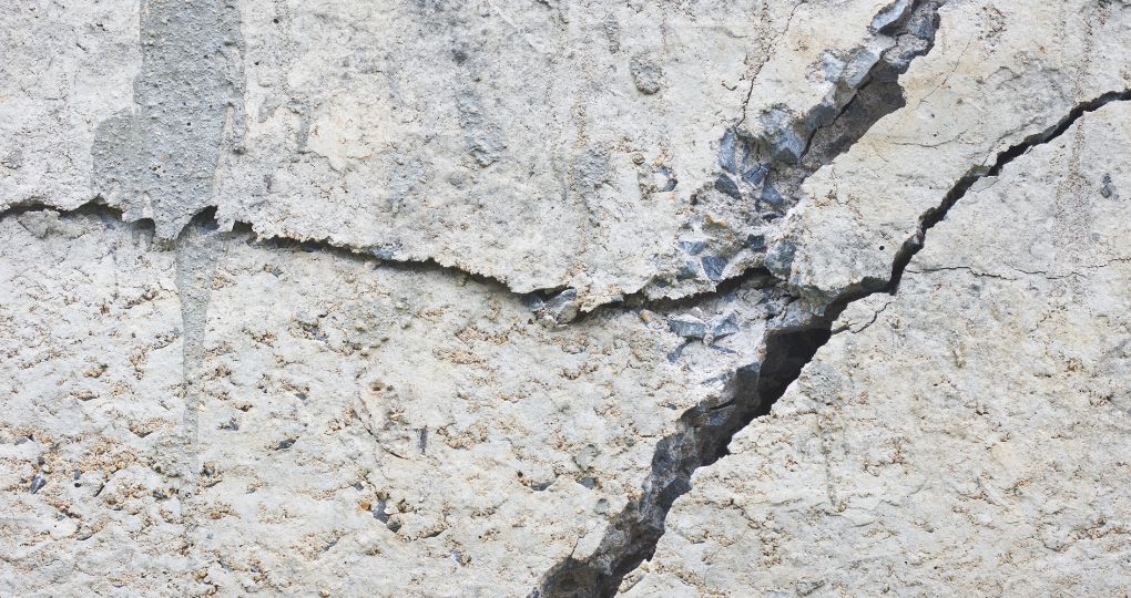 Pourquoi le béton se fissure-t-il